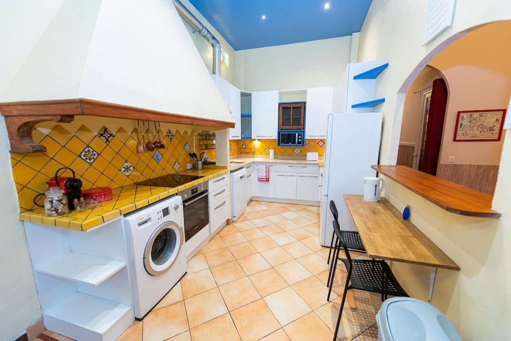 Anna-Maria : Grand Appartement 10 Personnes+Parking Prive -Actif+ Location- Μασσαλία Εξωτερικό φωτογραφία