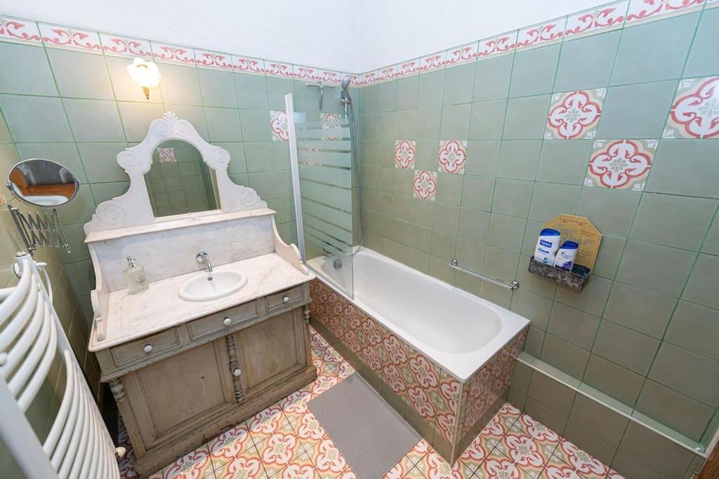 Anna-Maria : Grand Appartement 10 Personnes+Parking Prive -Actif+ Location- Μασσαλία Εξωτερικό φωτογραφία