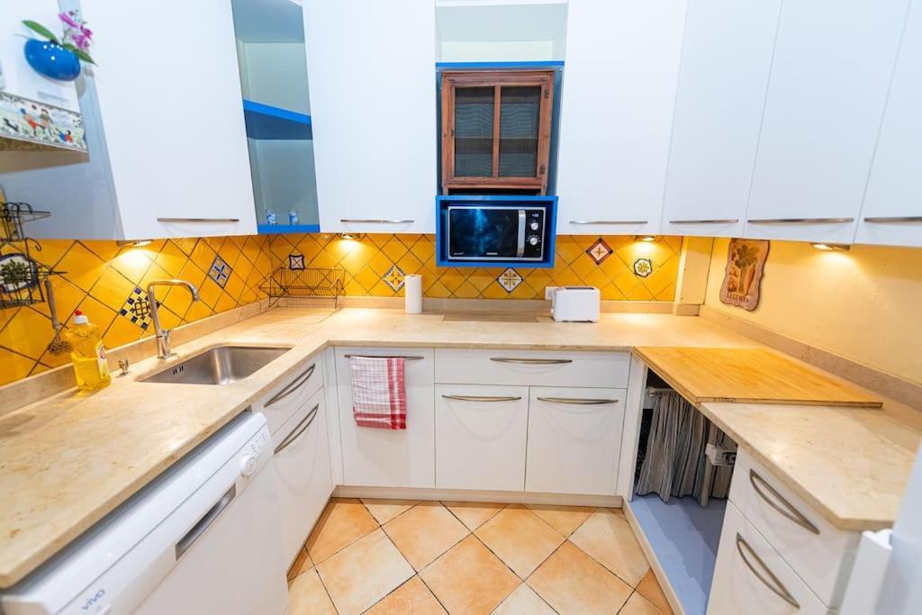 Anna-Maria : Grand Appartement 10 Personnes+Parking Prive -Actif+ Location- Μασσαλία Εξωτερικό φωτογραφία